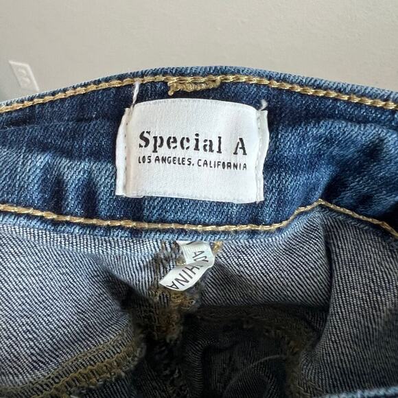 Special A Skinny Jeans Junior's 3 Mid Rise Distressed Stretch Denim Medium Wash - Picture 6 of 8